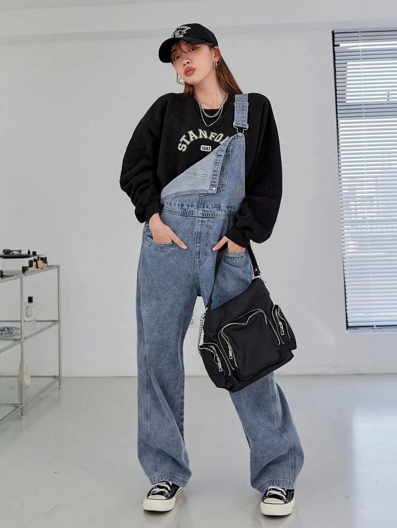 CM-JS918171 Women Preppy Seoul Style Light Wash Pocket Front Denim Overalls