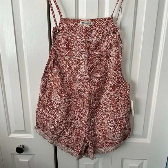 DESIGNED BY BILLABONG!! NWT WILD PURSUIT OVERALLS (CREAM &amp; RUST)WITH TIE STRAPS