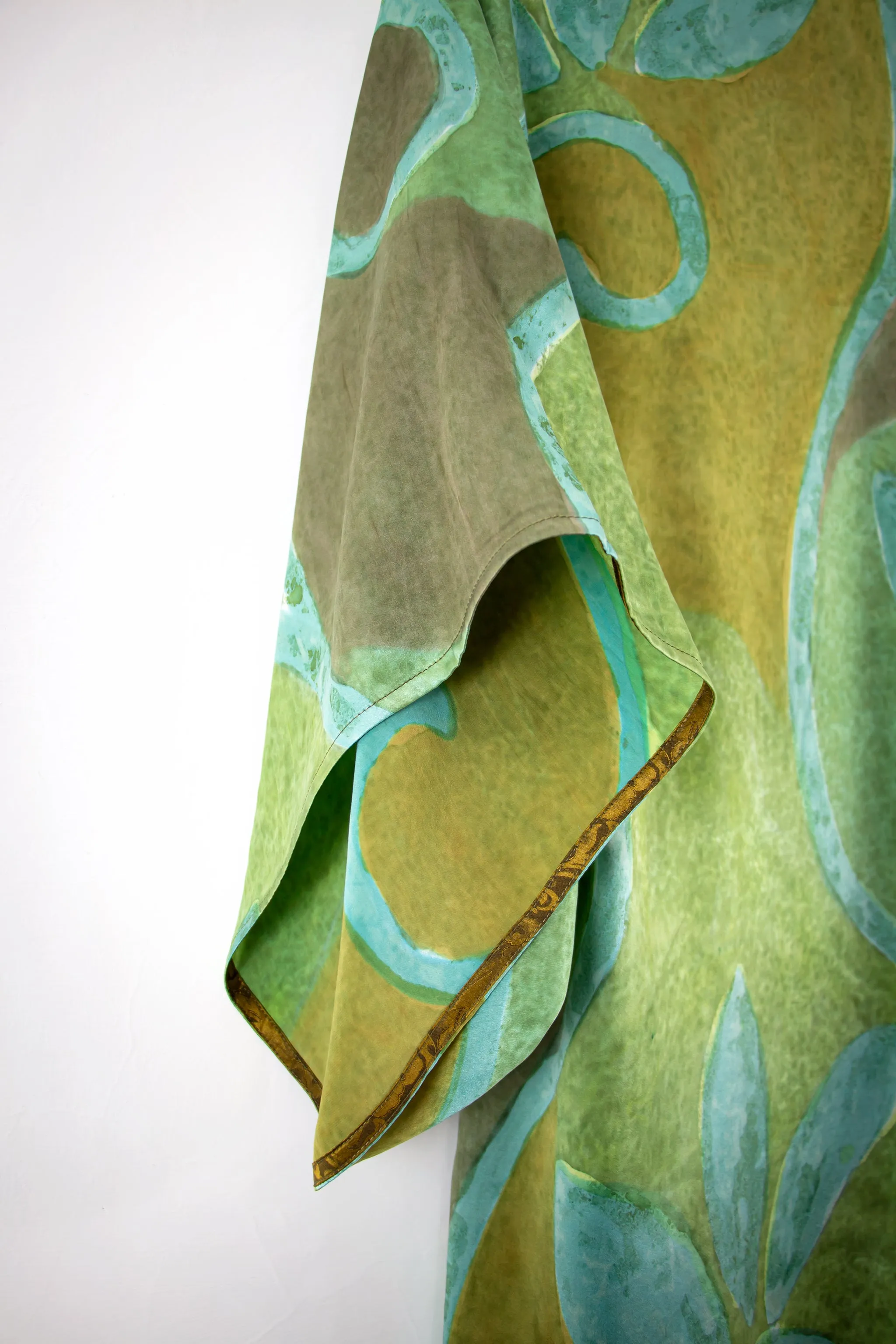 Hand Painted Short Silk Kimono 6669S - D'Vine