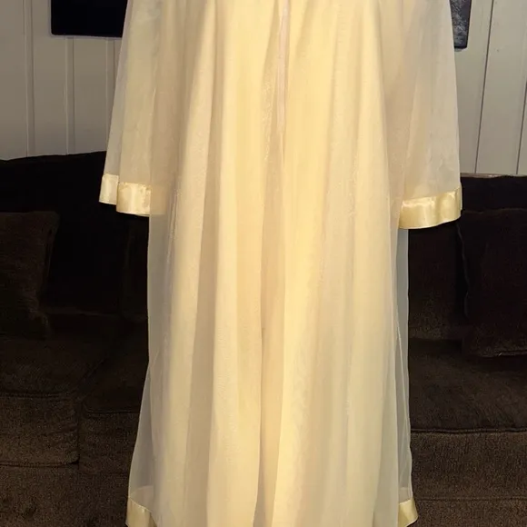 Lorraine Lingerie~ Vintage ~Large ~ Yellow Chiffon Sheer Double Layer Nightgown