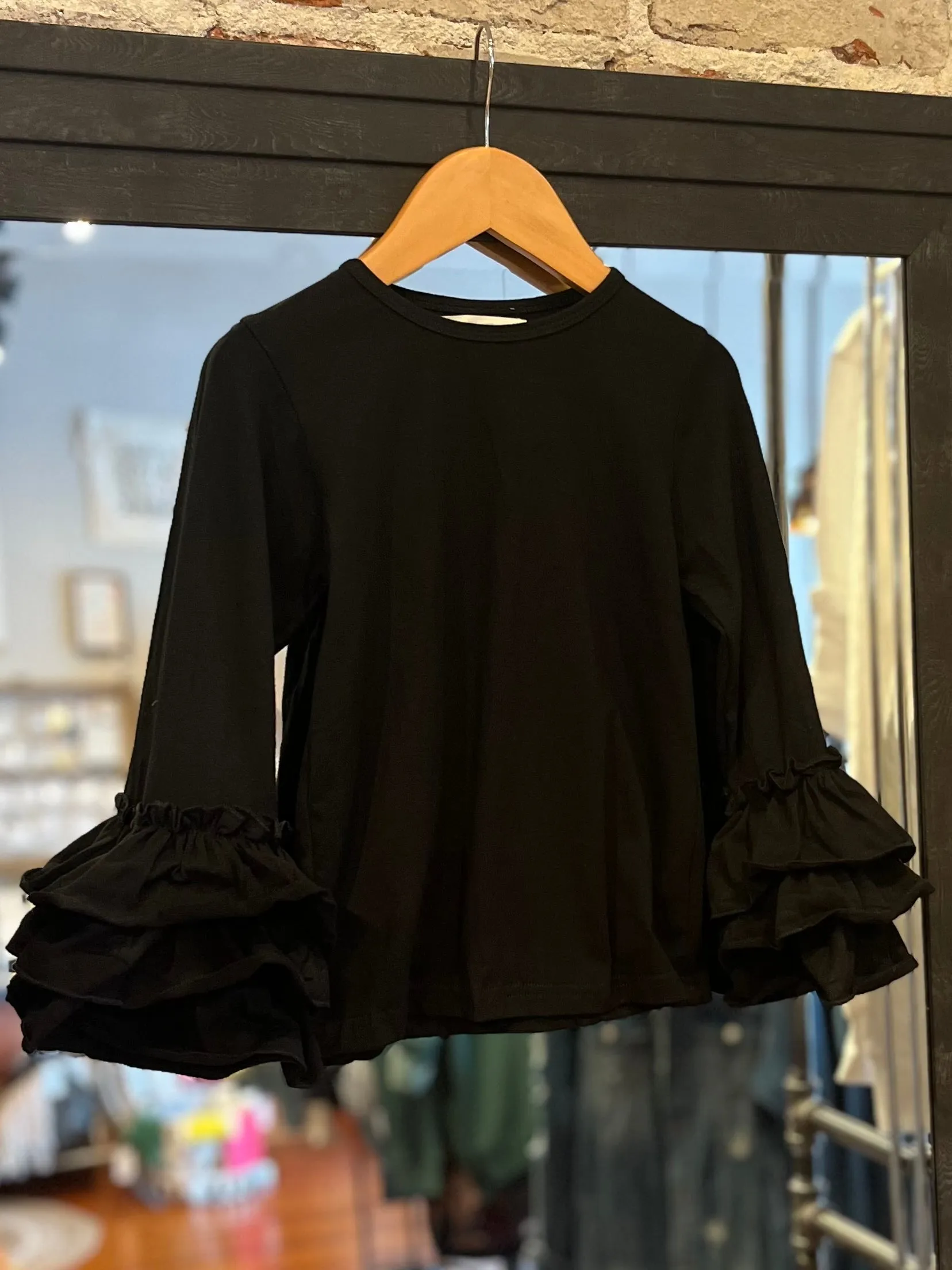 Ruffle Sleeve Black Basic