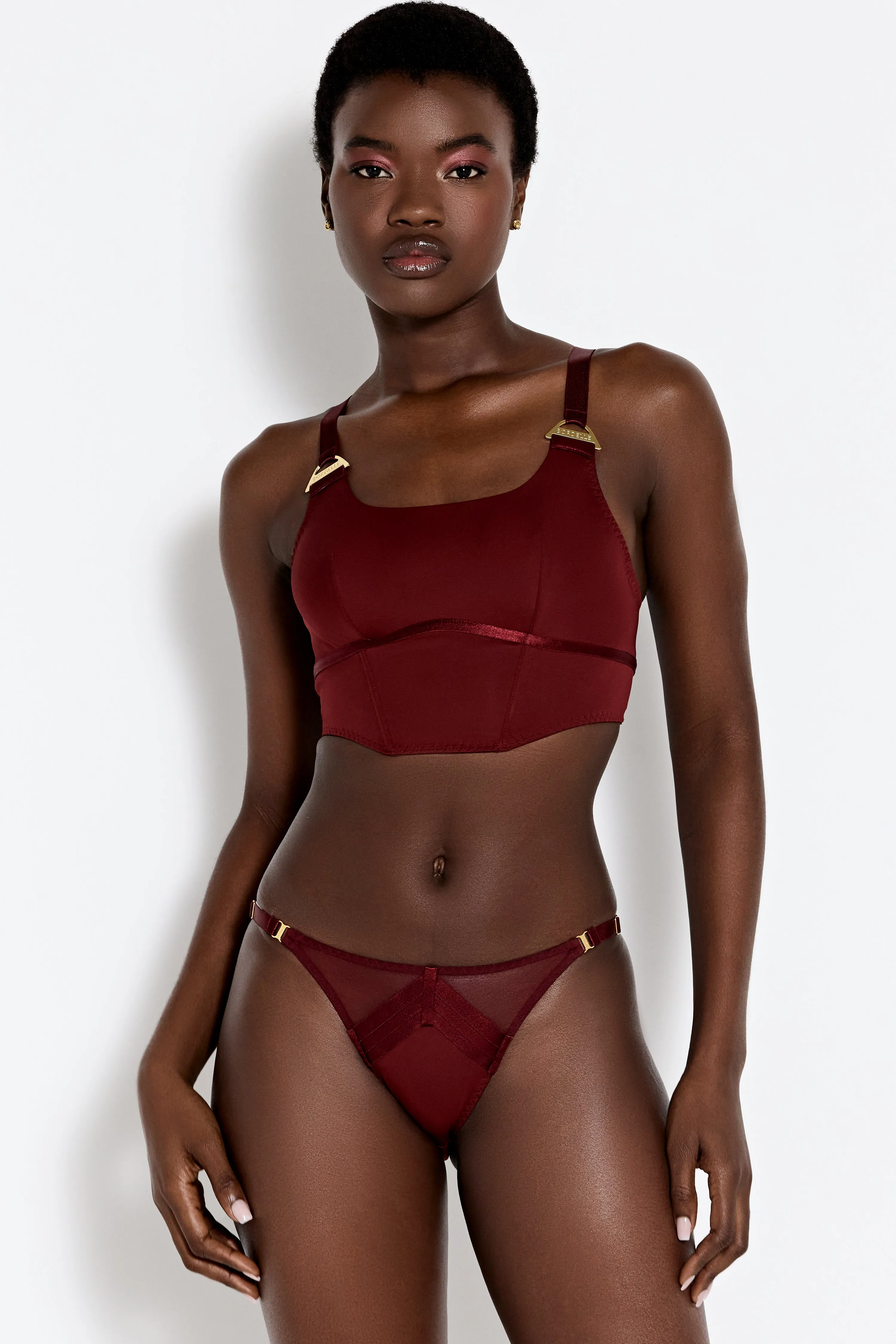Syra Brief