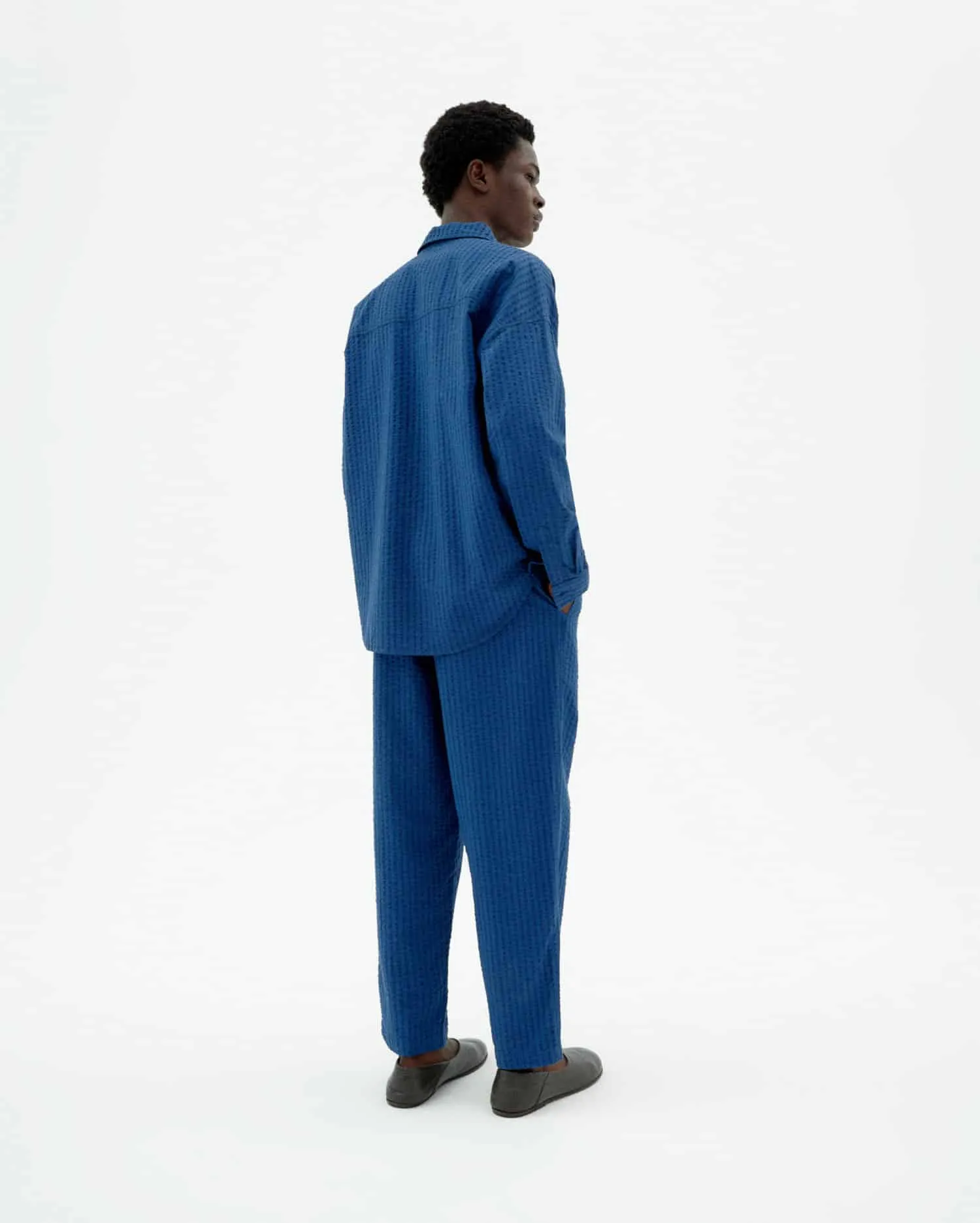 THINKING MU Luc seersucker pants cobalt men