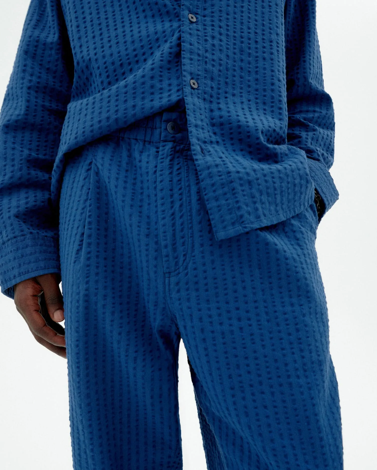 THINKING MU Luc seersucker pants cobalt men