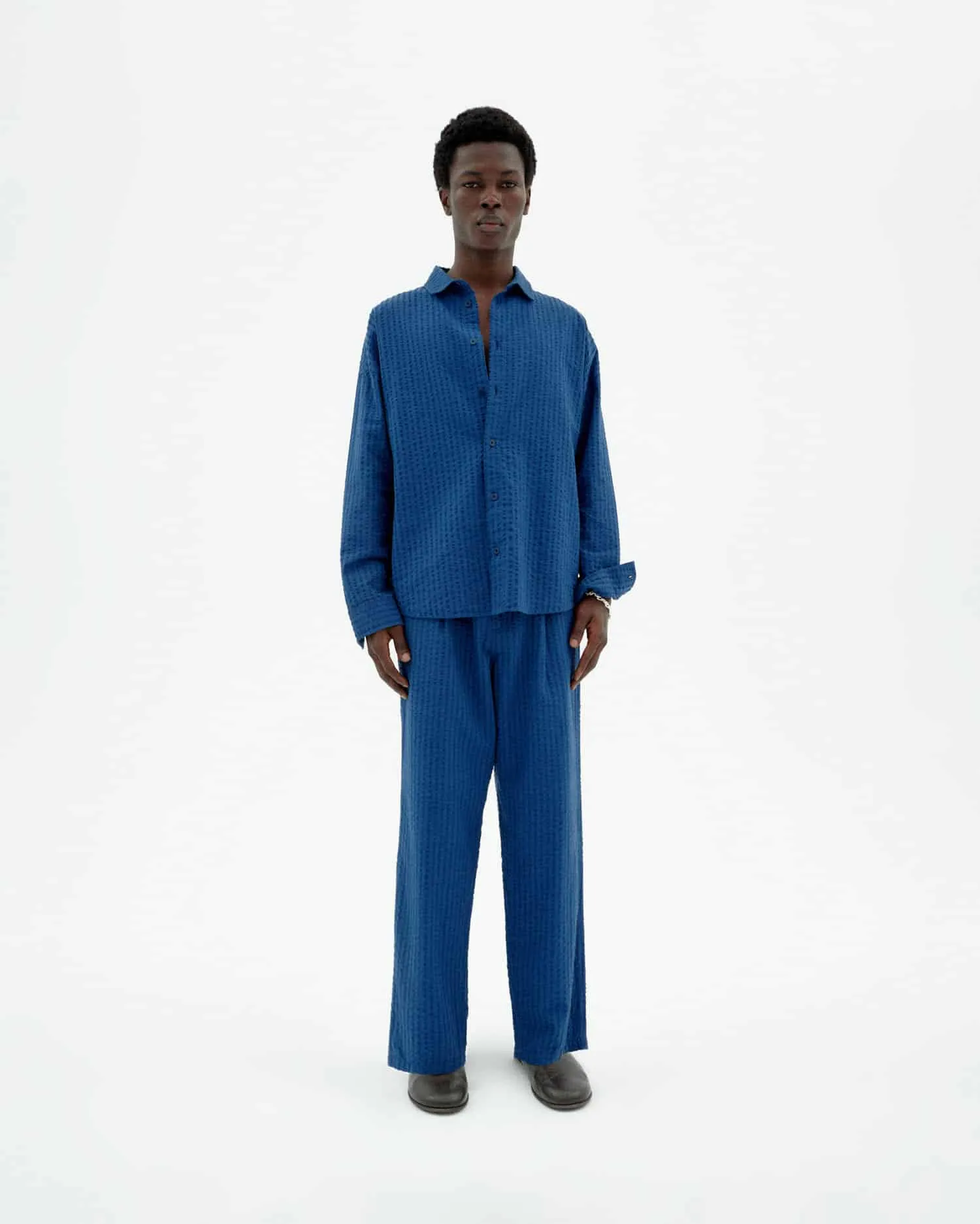 THINKING MU Luc seersucker pants cobalt men