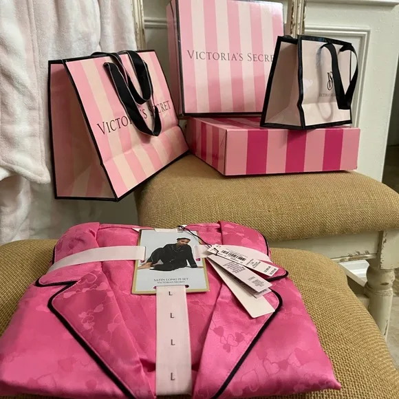 Victoria Secret iconic signature heart print Satin Long Pajama Set