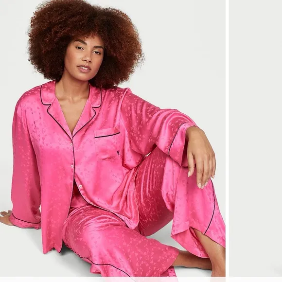 Victoria Secret iconic signature heart print Satin Long Pajama Set