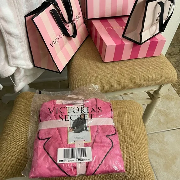 Victoria Secret iconic signature heart print Satin Long Pajama Set