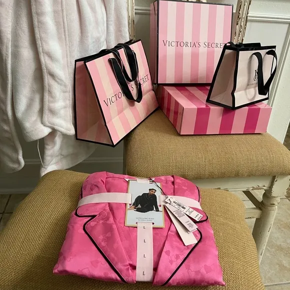 Victoria Secret iconic signature heart print Satin Long Pajama Set