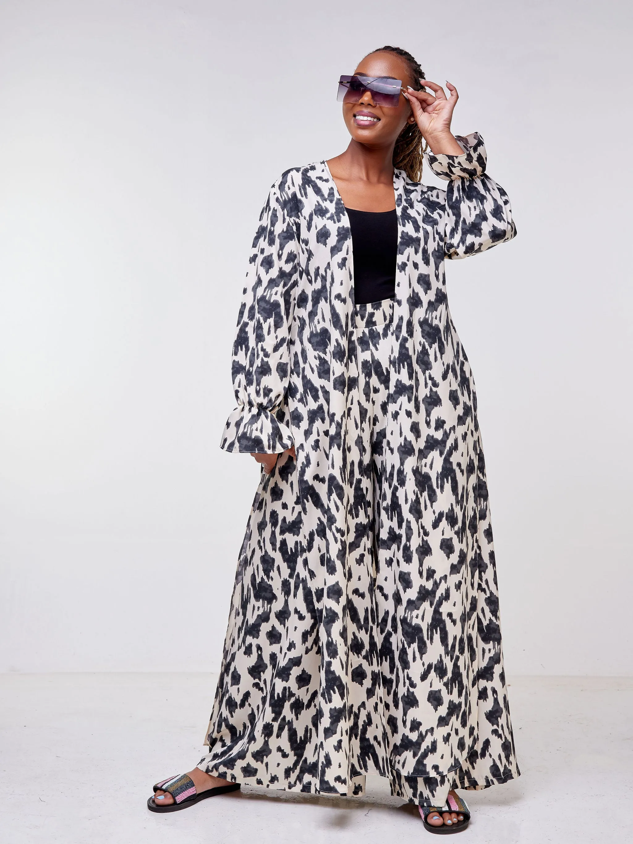 Vivo Jema High Slit Maxi Kimono - White / Black Animal Print
