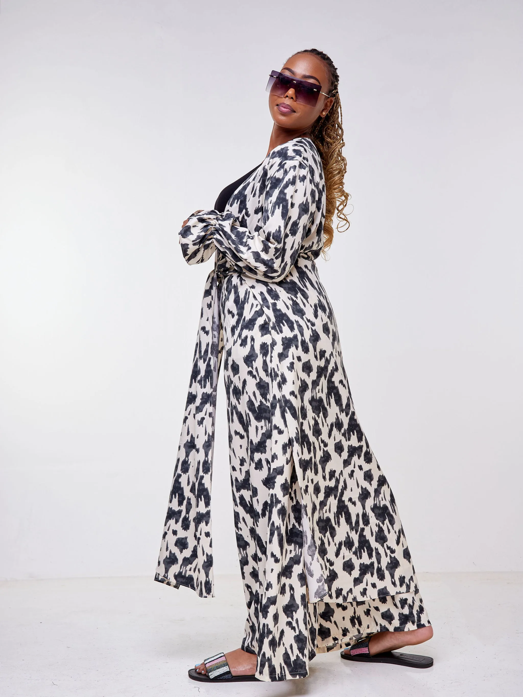 Vivo Jema High Slit Maxi Kimono - White / Black Animal Print