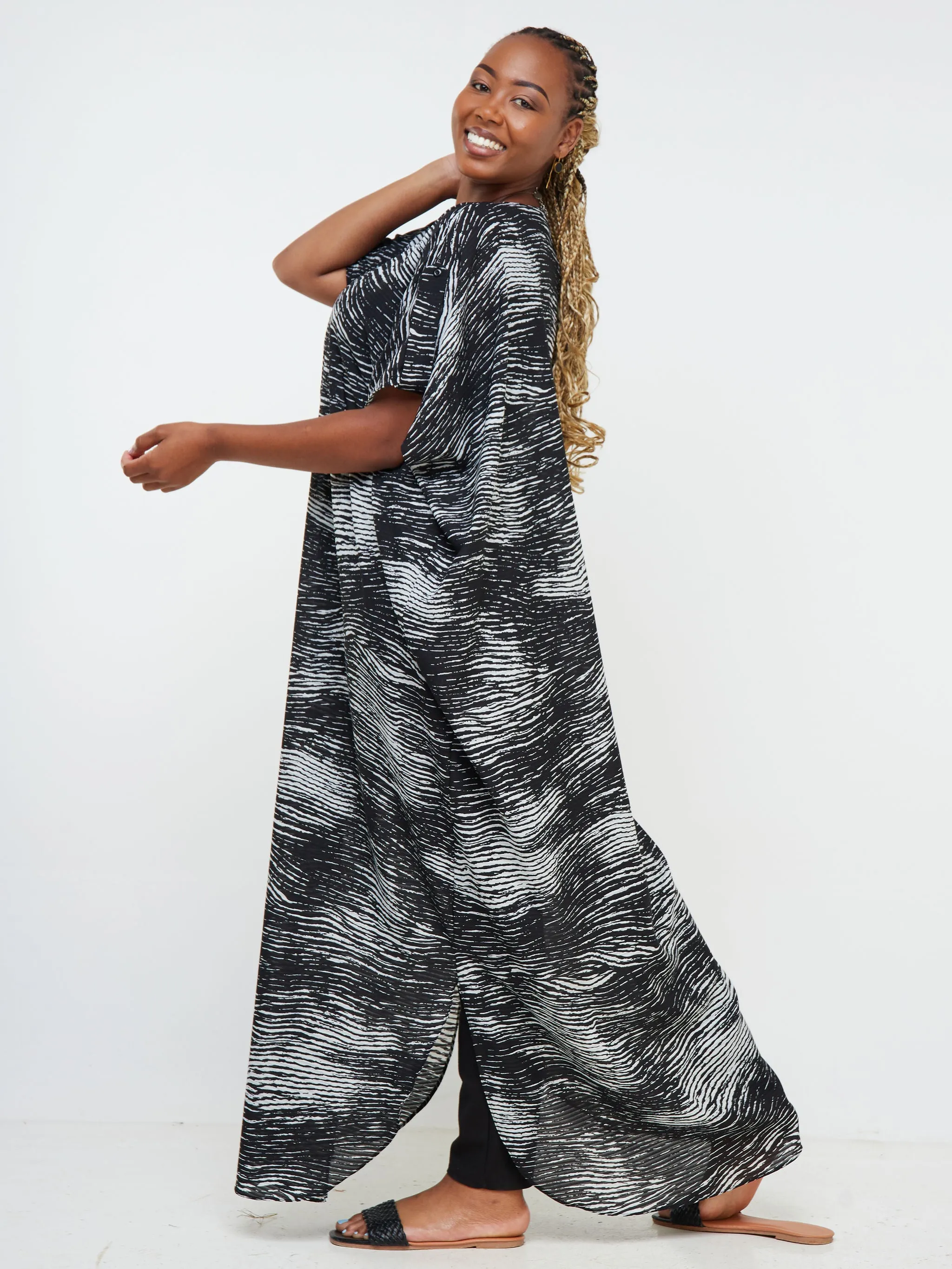 Vivo Mistari Dolman Maxi Kimono - Black / White Abstract Print