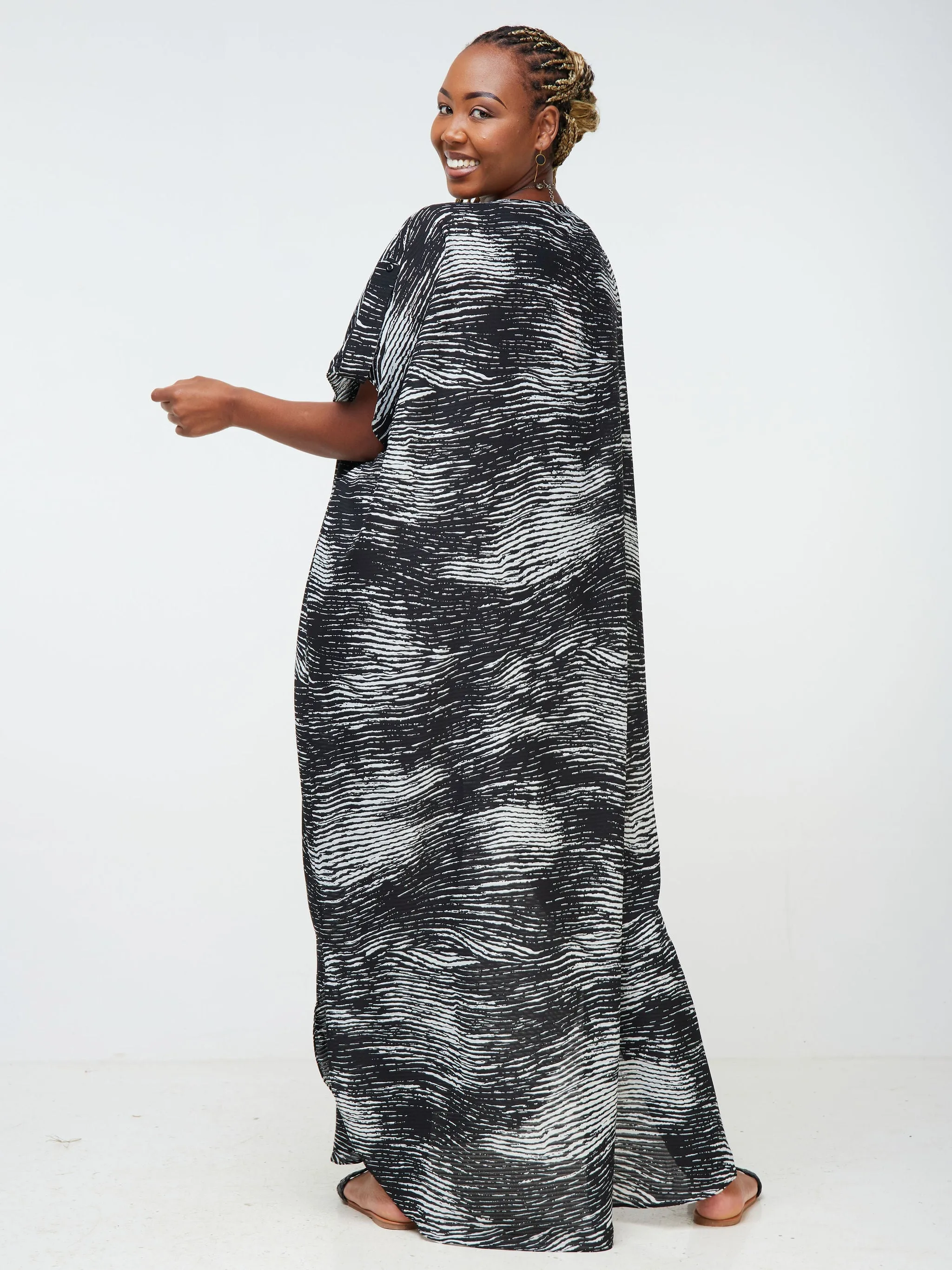 Vivo Mistari Dolman Maxi Kimono - Black / White Abstract Print