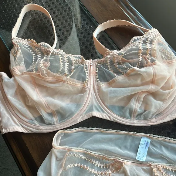 Wacoal Evocative Edge Bra and Panty Set 42G/8XL