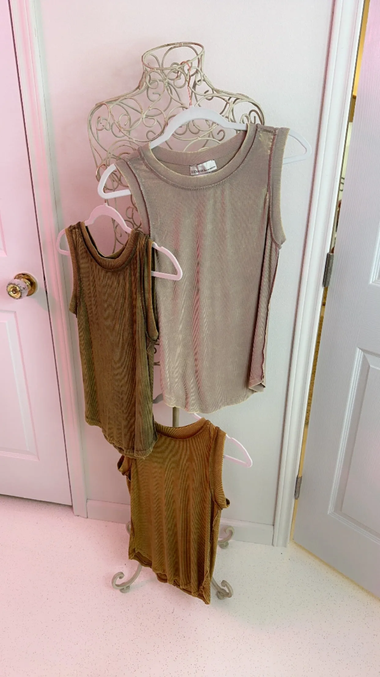 Washed Ribbed Scoop Neck Tank Top